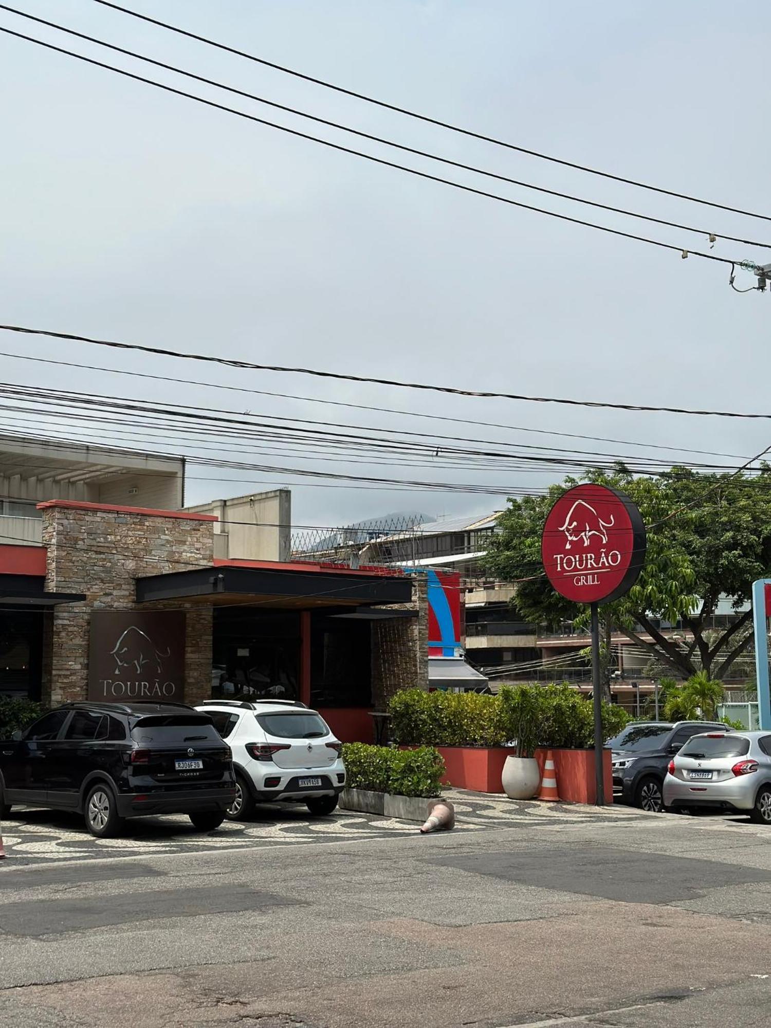 Apartamento Em Frente A Praia, Com Vista Mar E Ao Lado Do Wndsor *